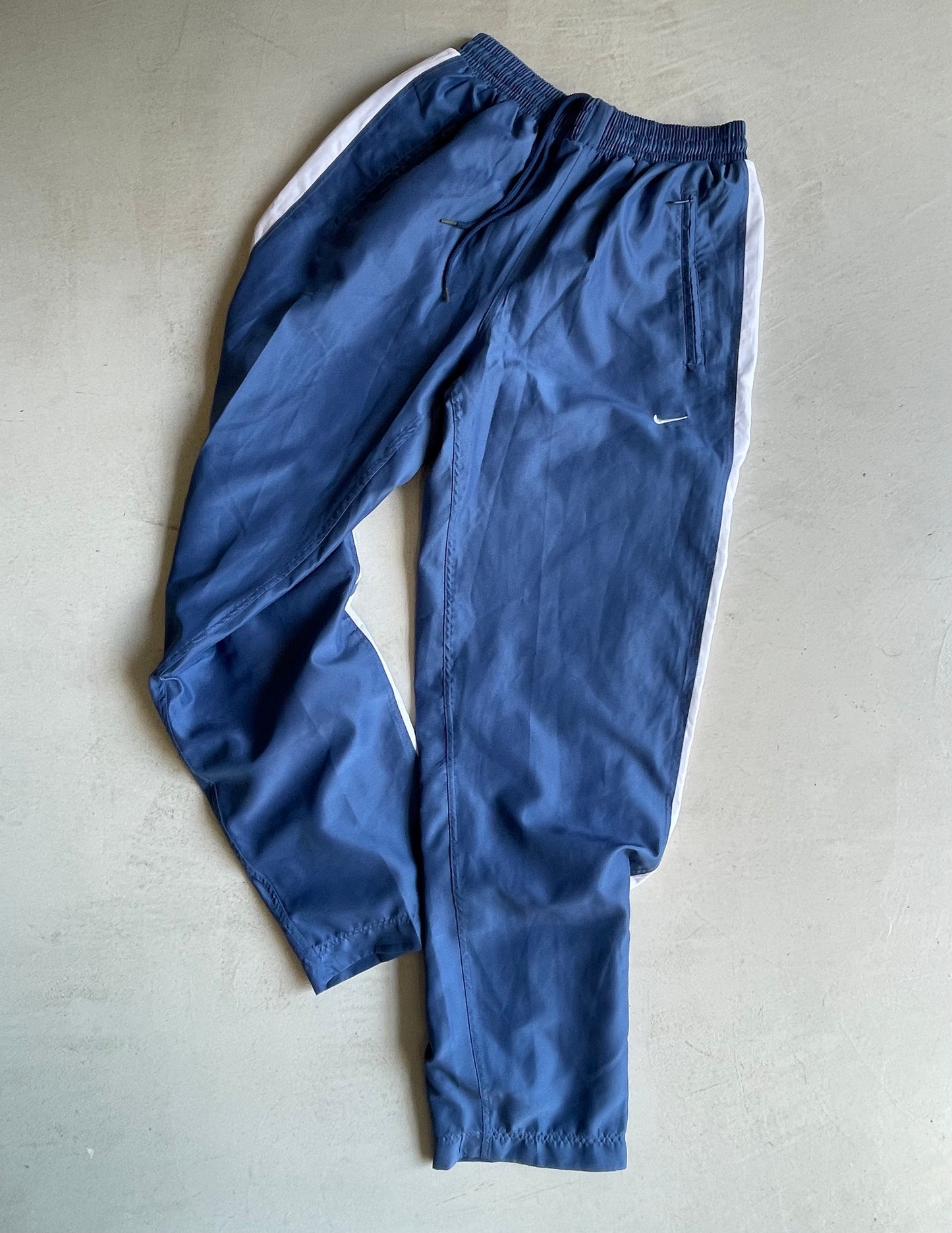 NIKE 00s LIGHT BLUE TRACKPANTS