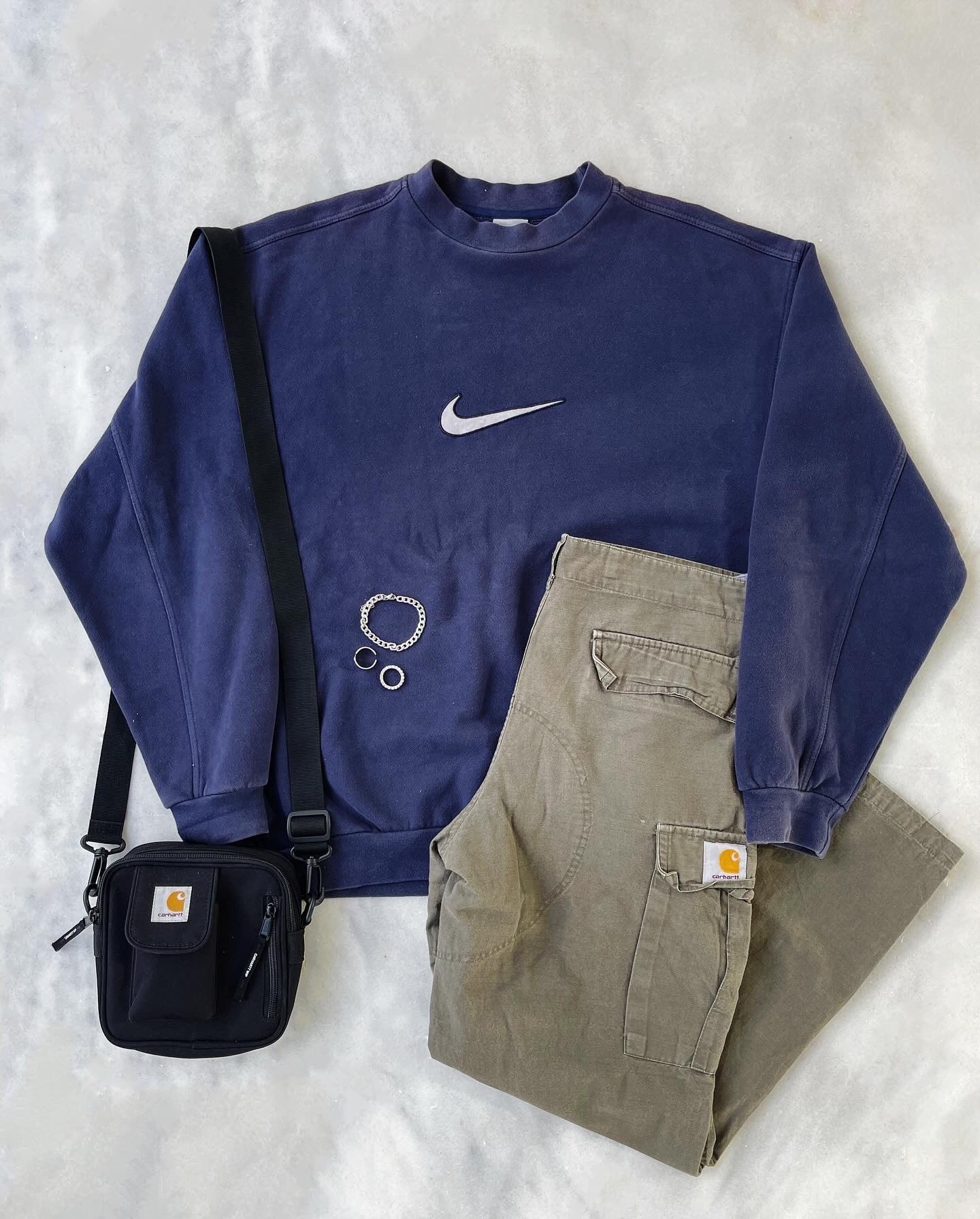 NIKE EARLY 2000s CENTER SWOOSH CREWNECK SWEATSHIRT
