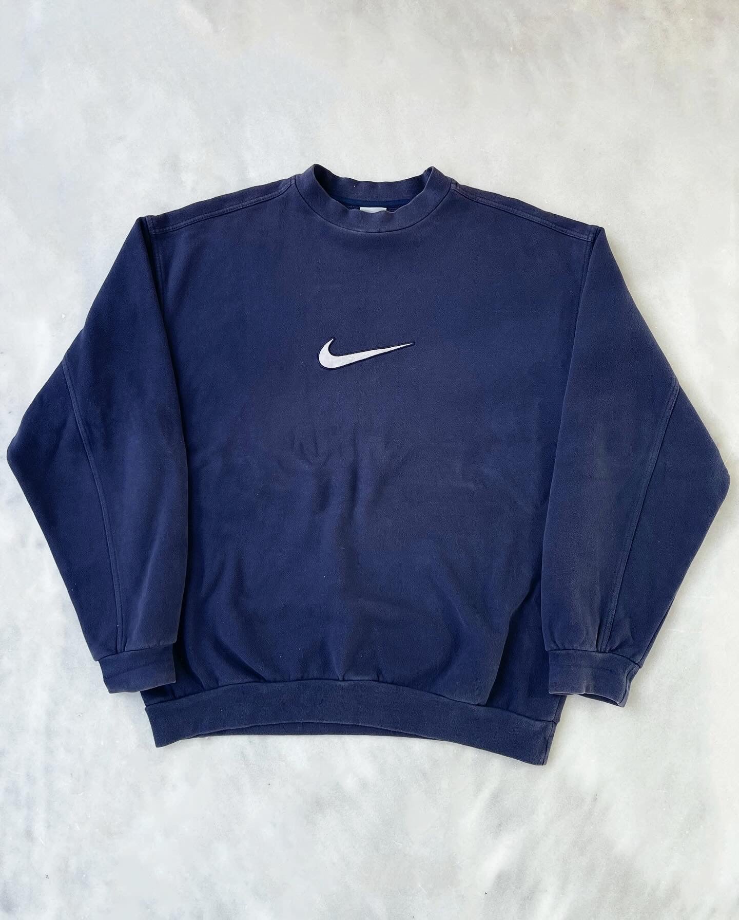 NIKE EARLY 2000s CENTER SWOOSH CREWNECK SWEATSHIRT