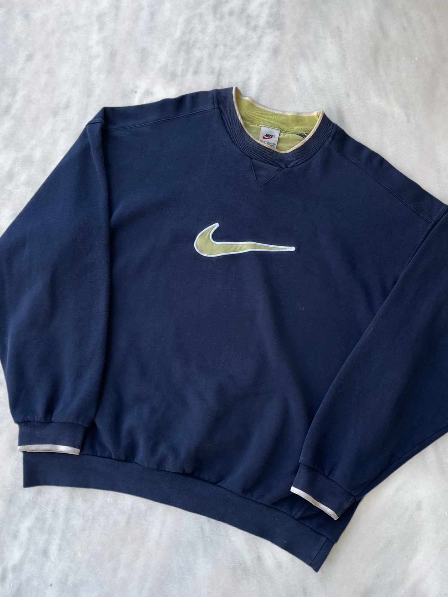 NIKE 1990s FADED BIG CENTRE SWOOSH CREWNECK SWEATSHIRT