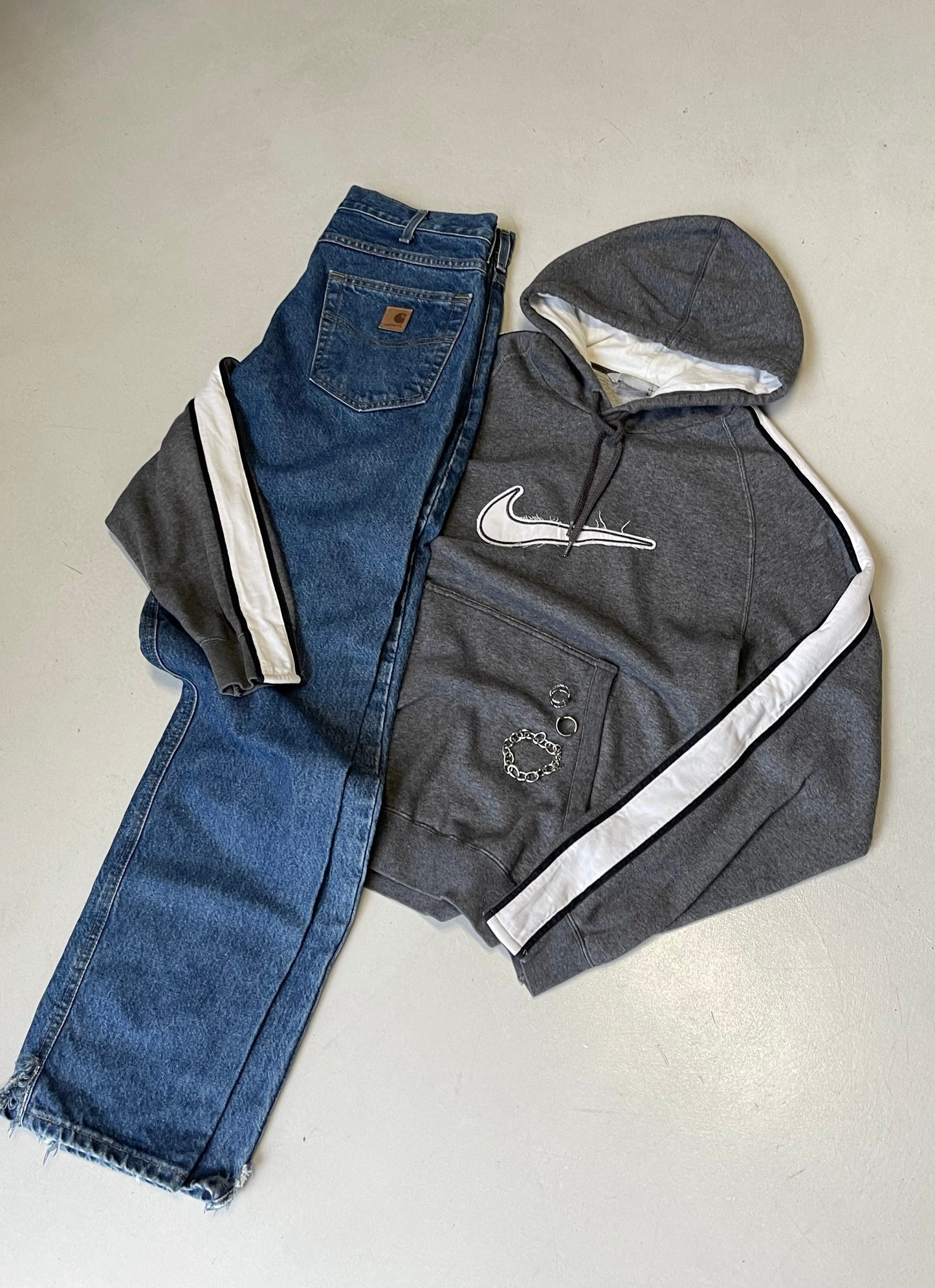 NIKE EARLY 00s VINTAGE GREY HOODIE