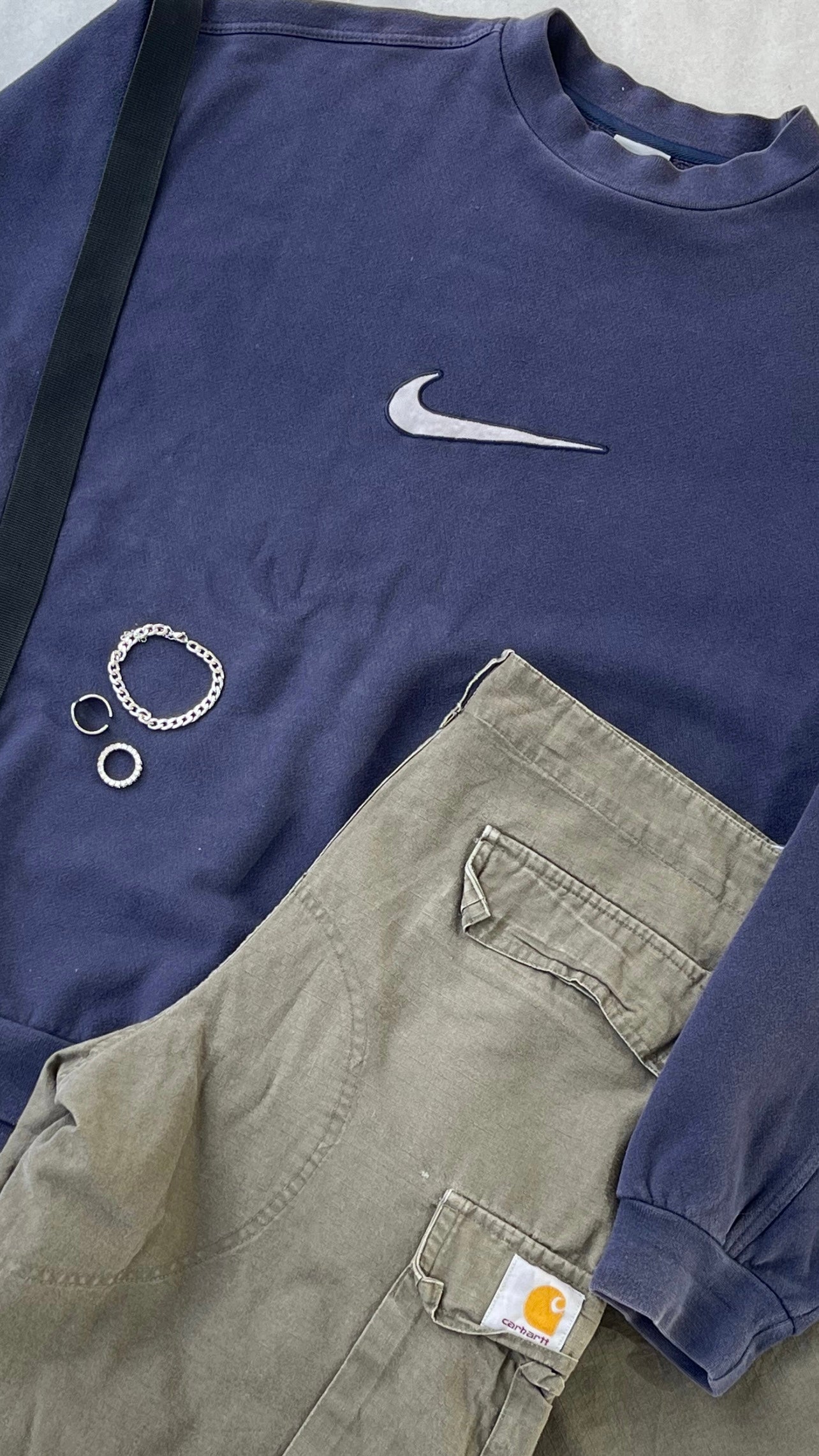 NIKE EARLY 2000s CENTER SWOOSH CREWNECK SWEATSHIRT