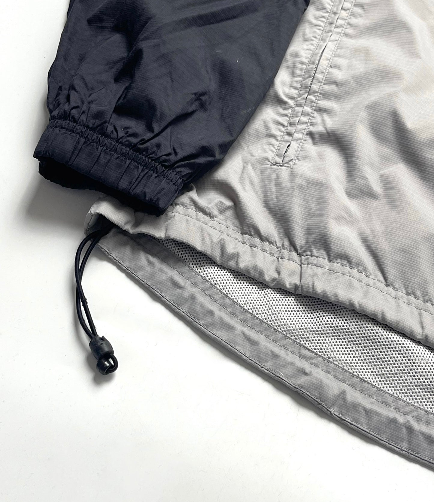 NIKE EARLY 2000s GREY/BLACK TRACKJACKET