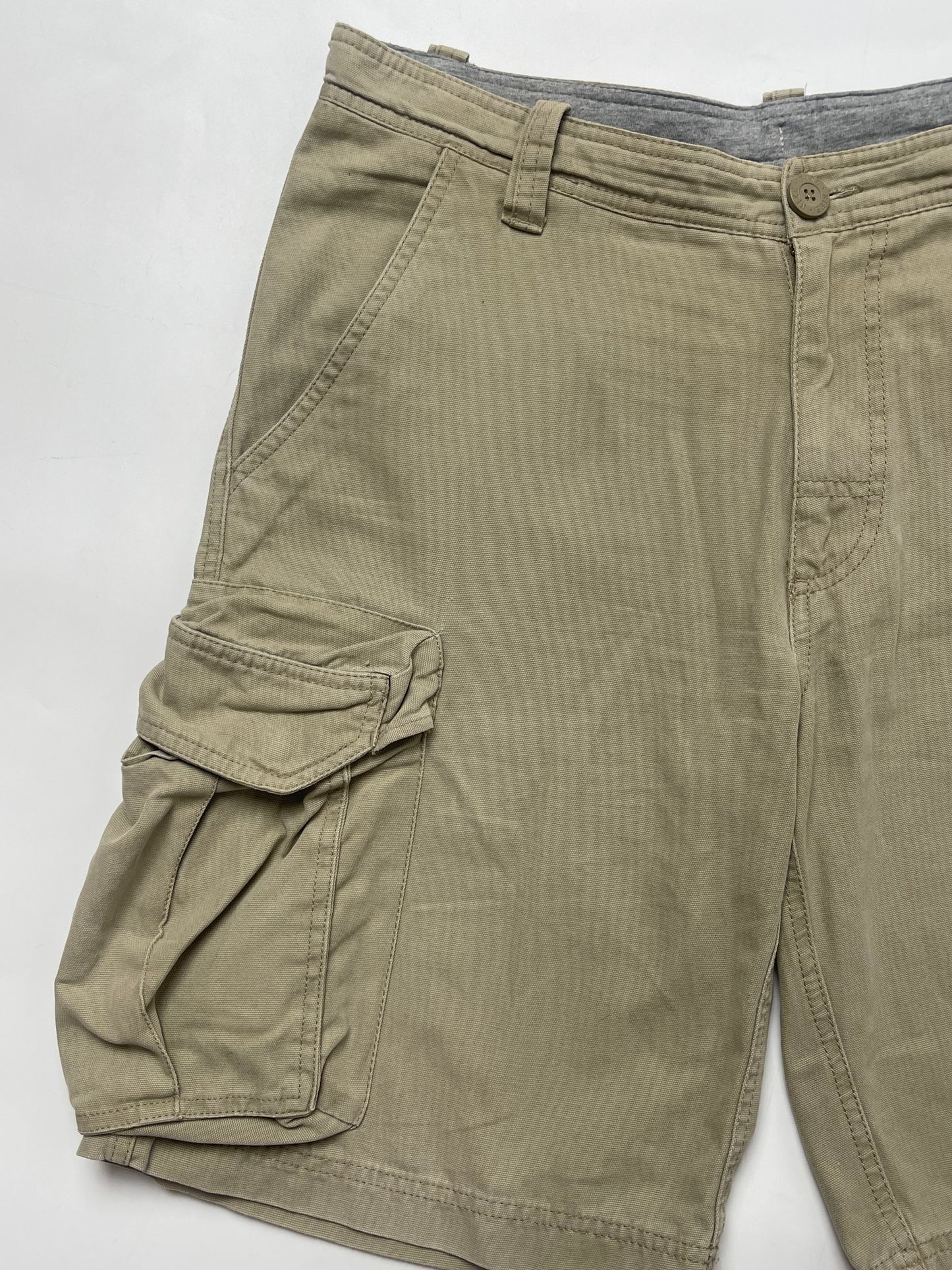 NIKE LATE 2000s BEIGE CARGO BERMUDA PANTS