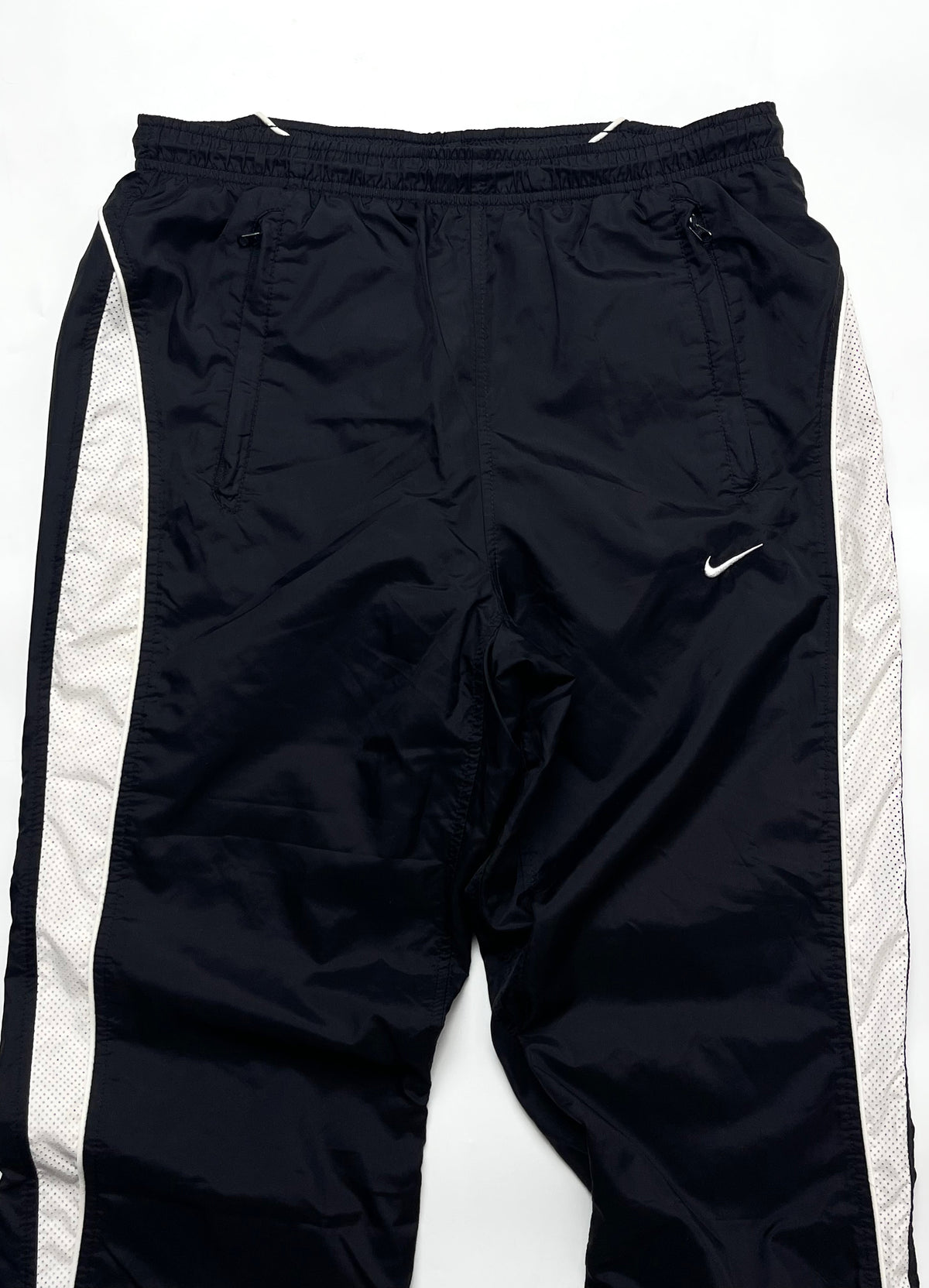 NIKE EARLY 2000s BLACK NYLON TRACKPANTS