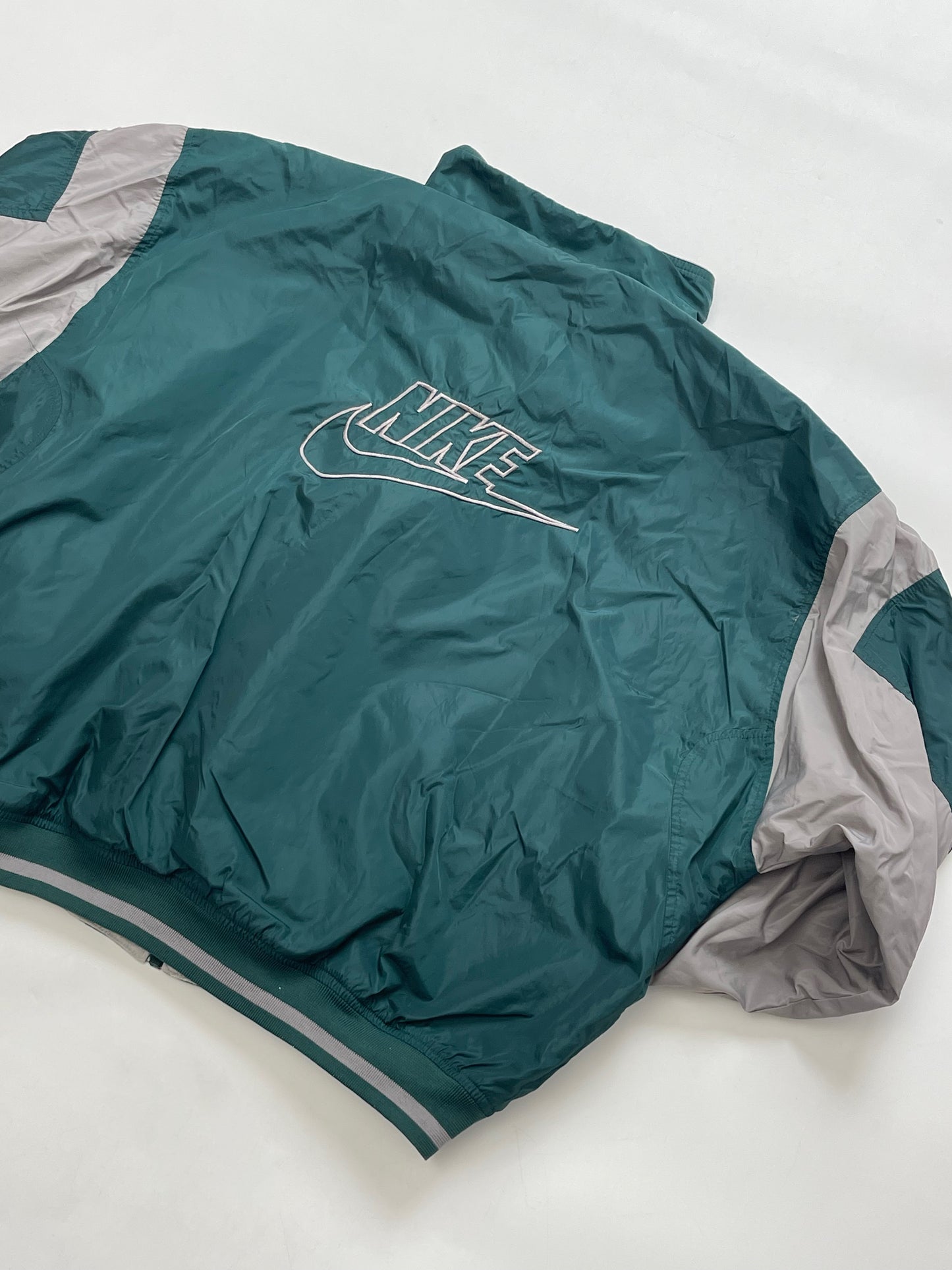 NIKE 1990s VINTAGE GREEN-GREY BIG LOGO REVERSIBLE JACKET