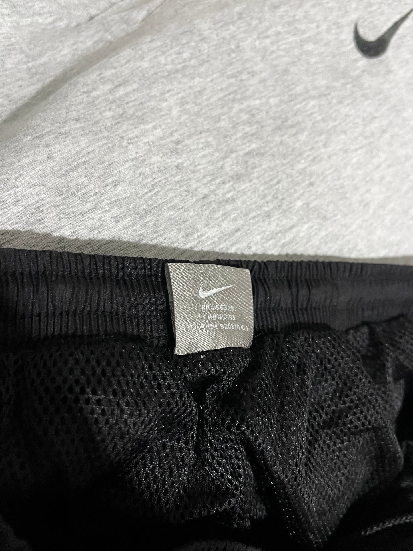 NIKE 2000s BLACK NYLON TRACKPANTS