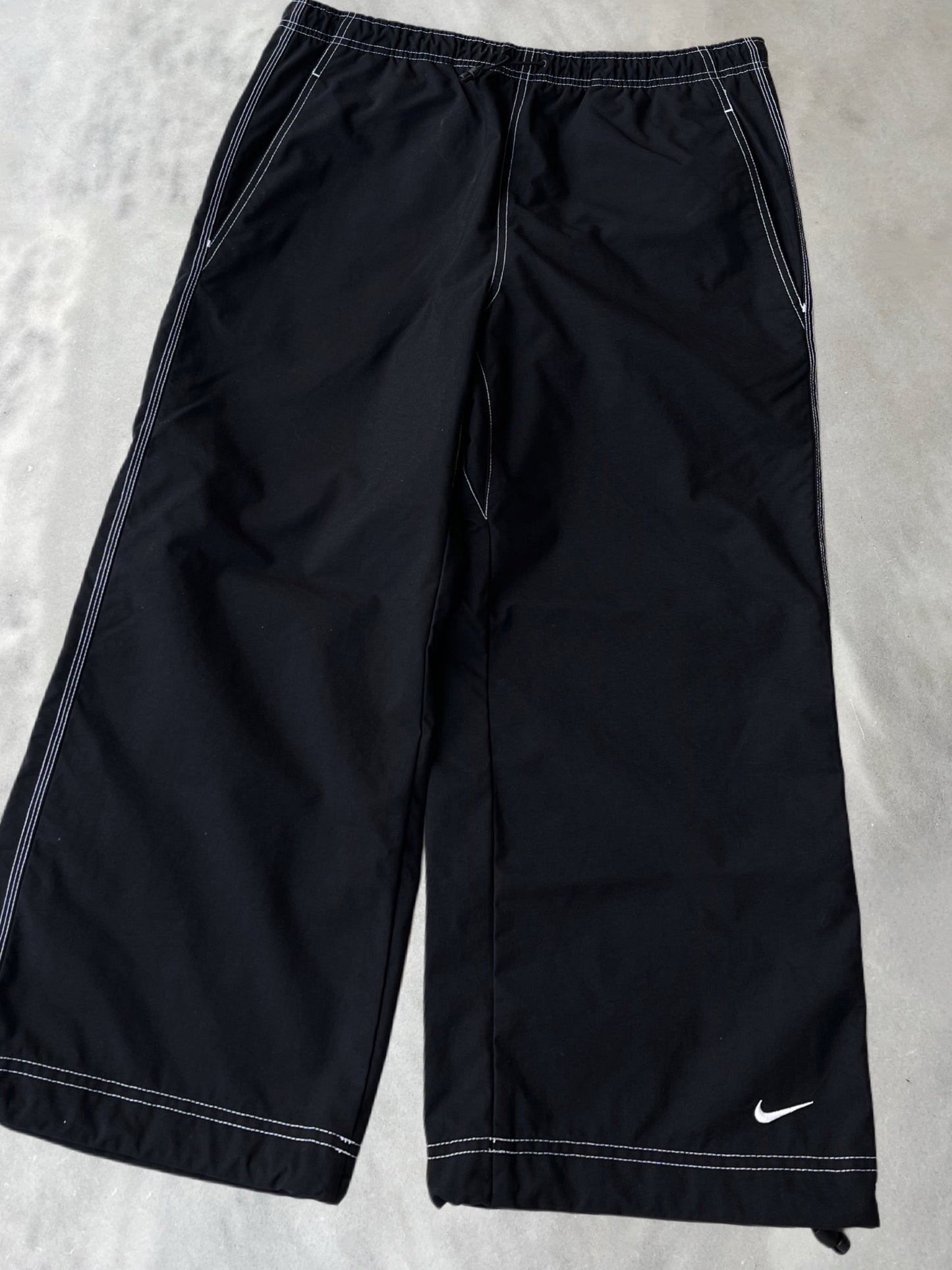 NIKE EARLY 2000s CAPRI BLACK TRACKPANTS