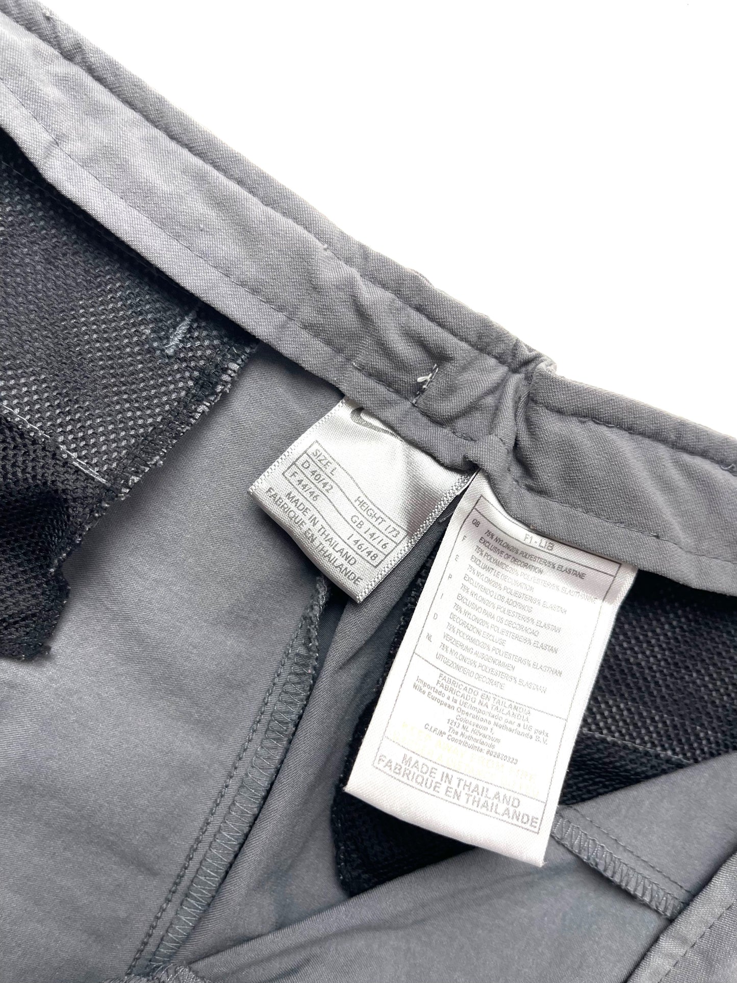 NIKE EARLY 2000s GREY TRACKPANTS