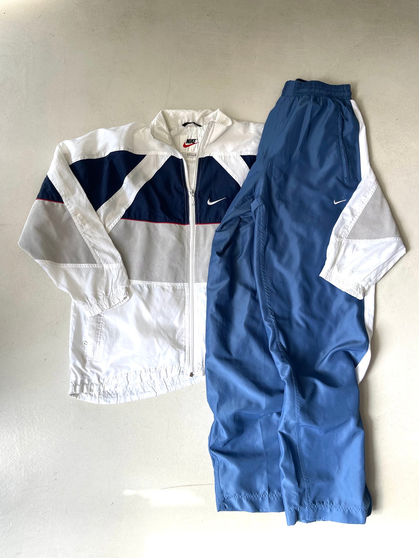 NIKE VINTAGE WHITE/BLUE TRACKJACKET