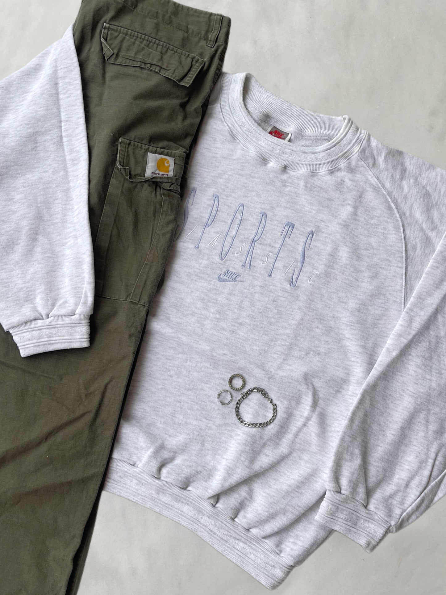 NIKE 1990s LIGHT GREY EMBROIDERED “SPORTS” VINTAGE CREWNECK SWEATSHIRT