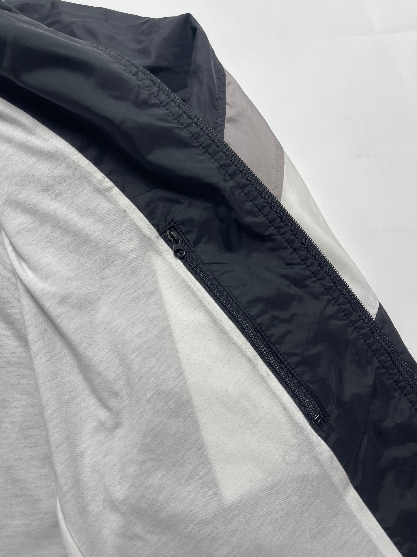 NIKE EARLY 2000s BLACK TRACKJACKET