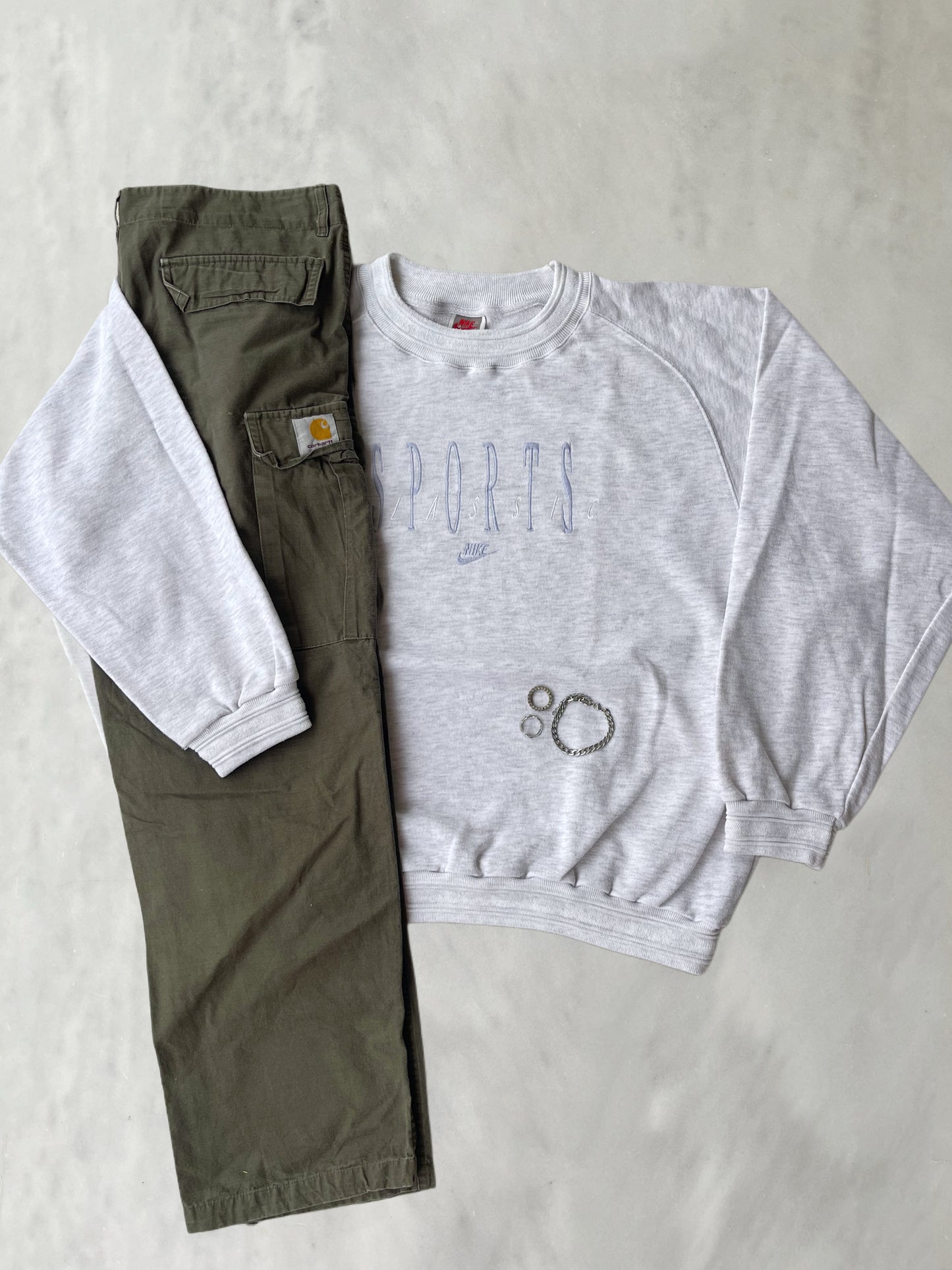 NIKE 1990s LIGHT GREY EMBROIDERED “SPORTS” VINTAGE CREWNECK SWEATSHIRT