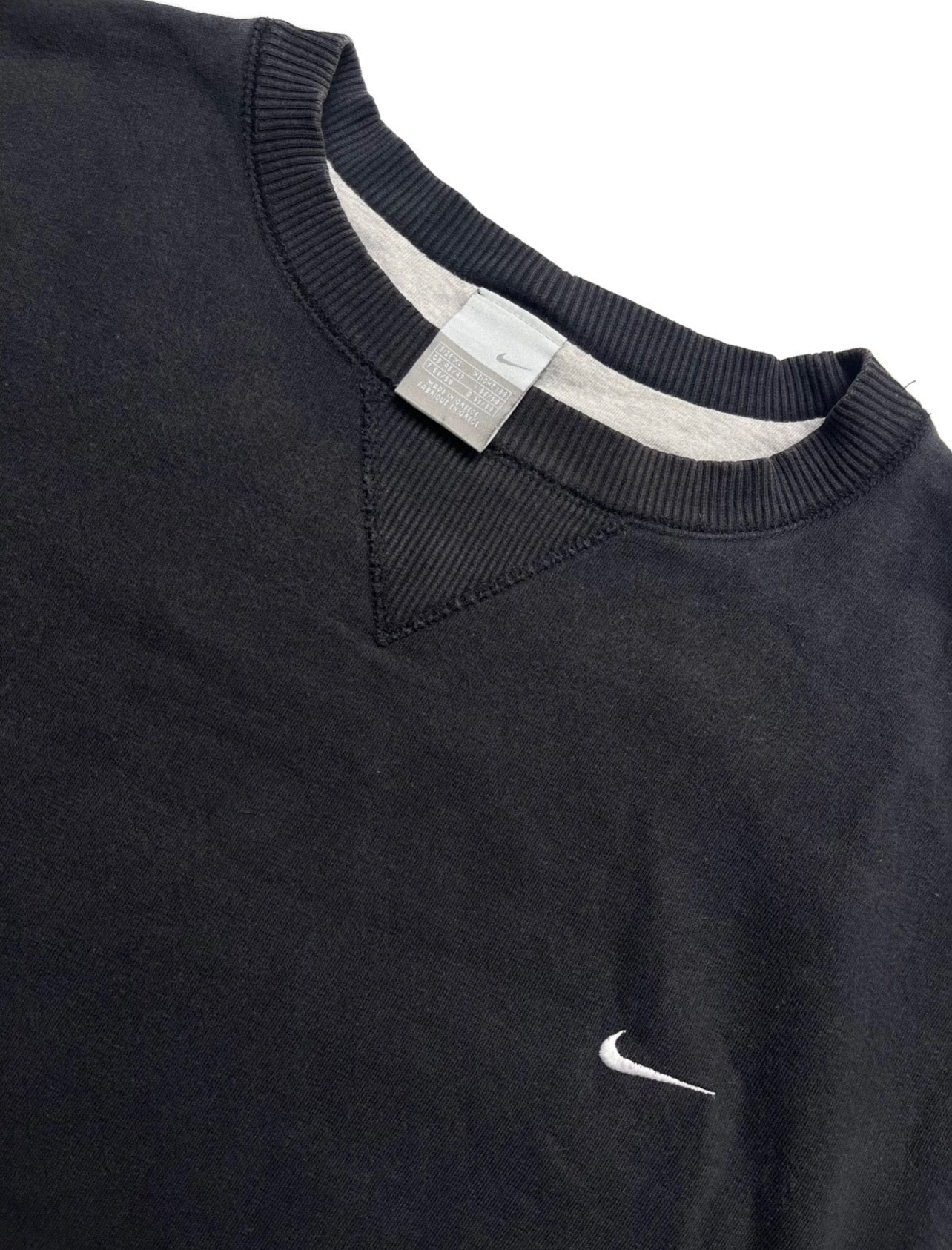NIKE EARLY 2000s BLACK CREWNECK SWEATSHIRT