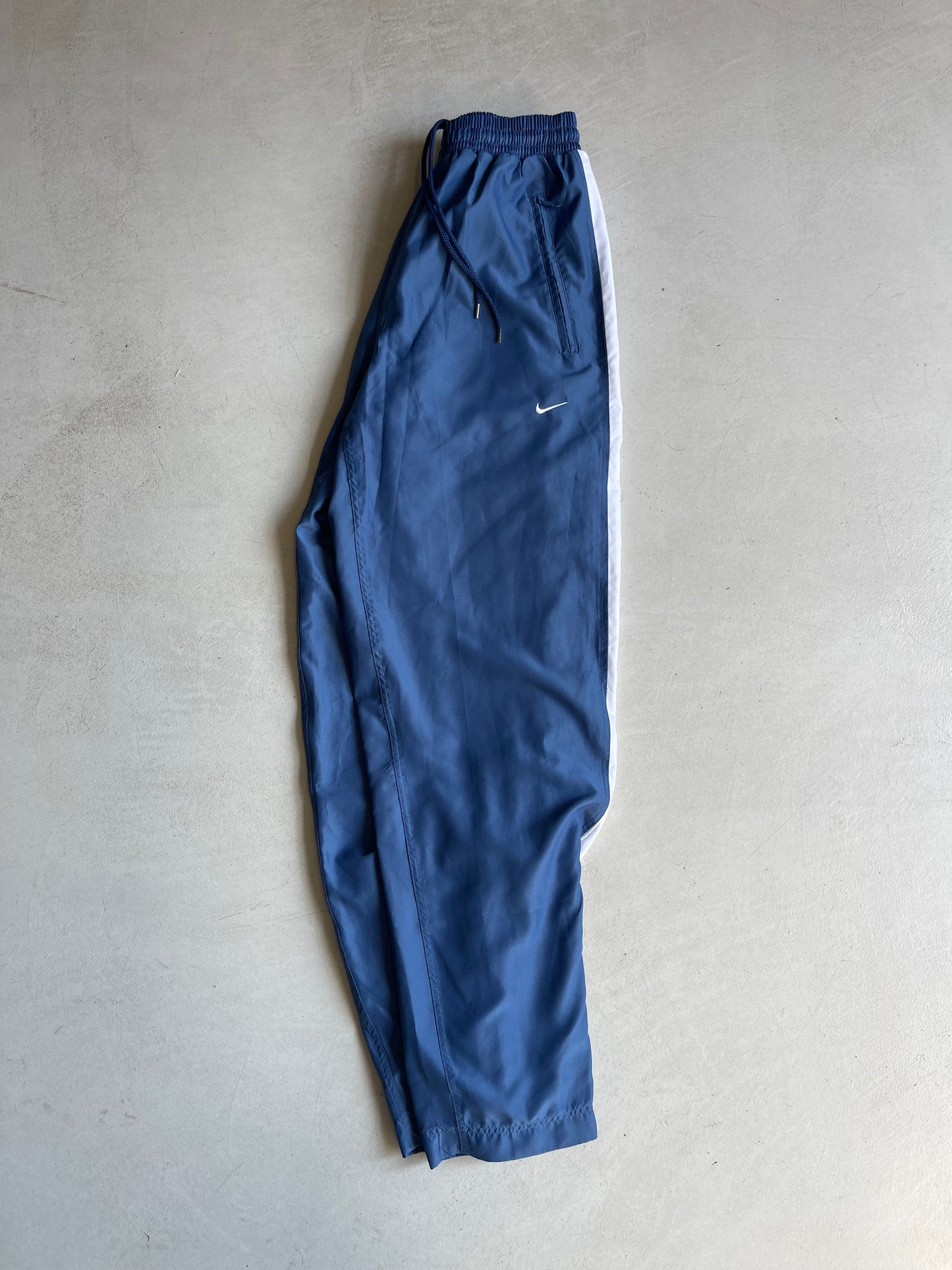 NIKE 00s LIGHT BLUE TRACKPANTS