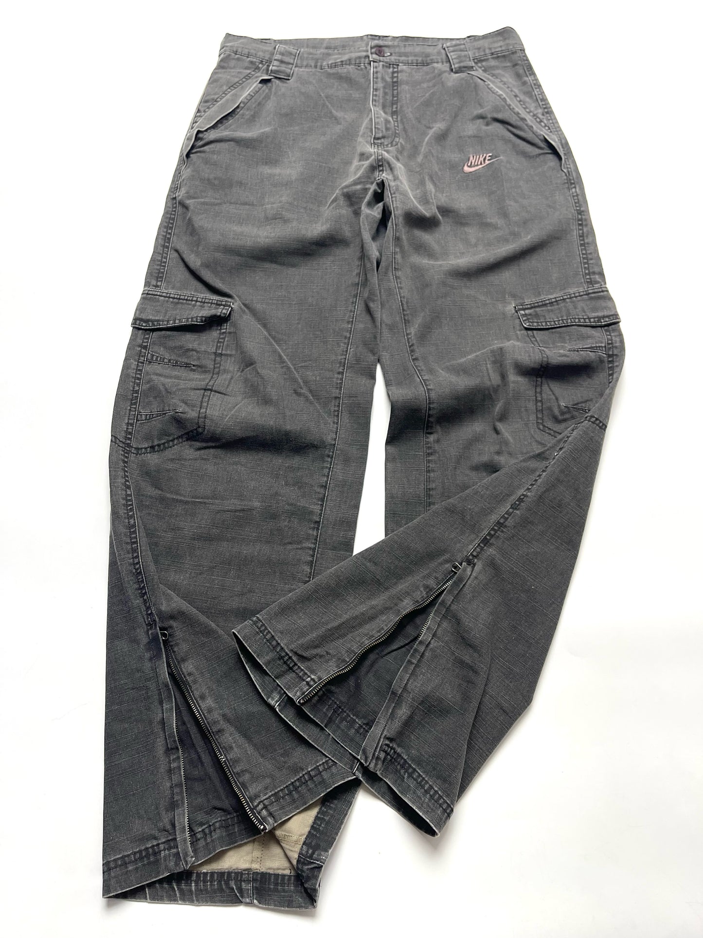 NIKE LATE 2000s CARGO PANTS