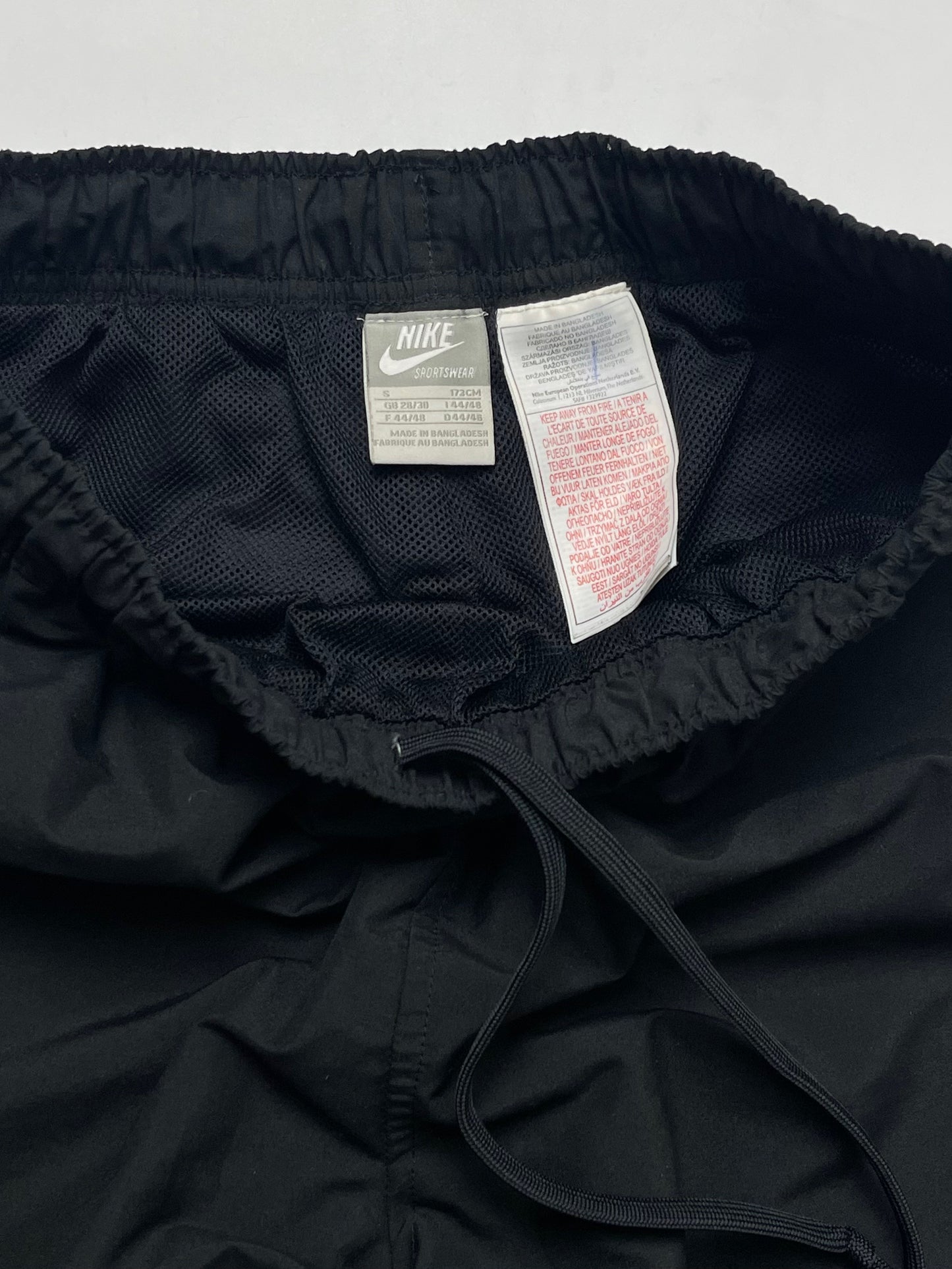 NIKE LATE 2000s BLACK NYLON TRACKPANTS