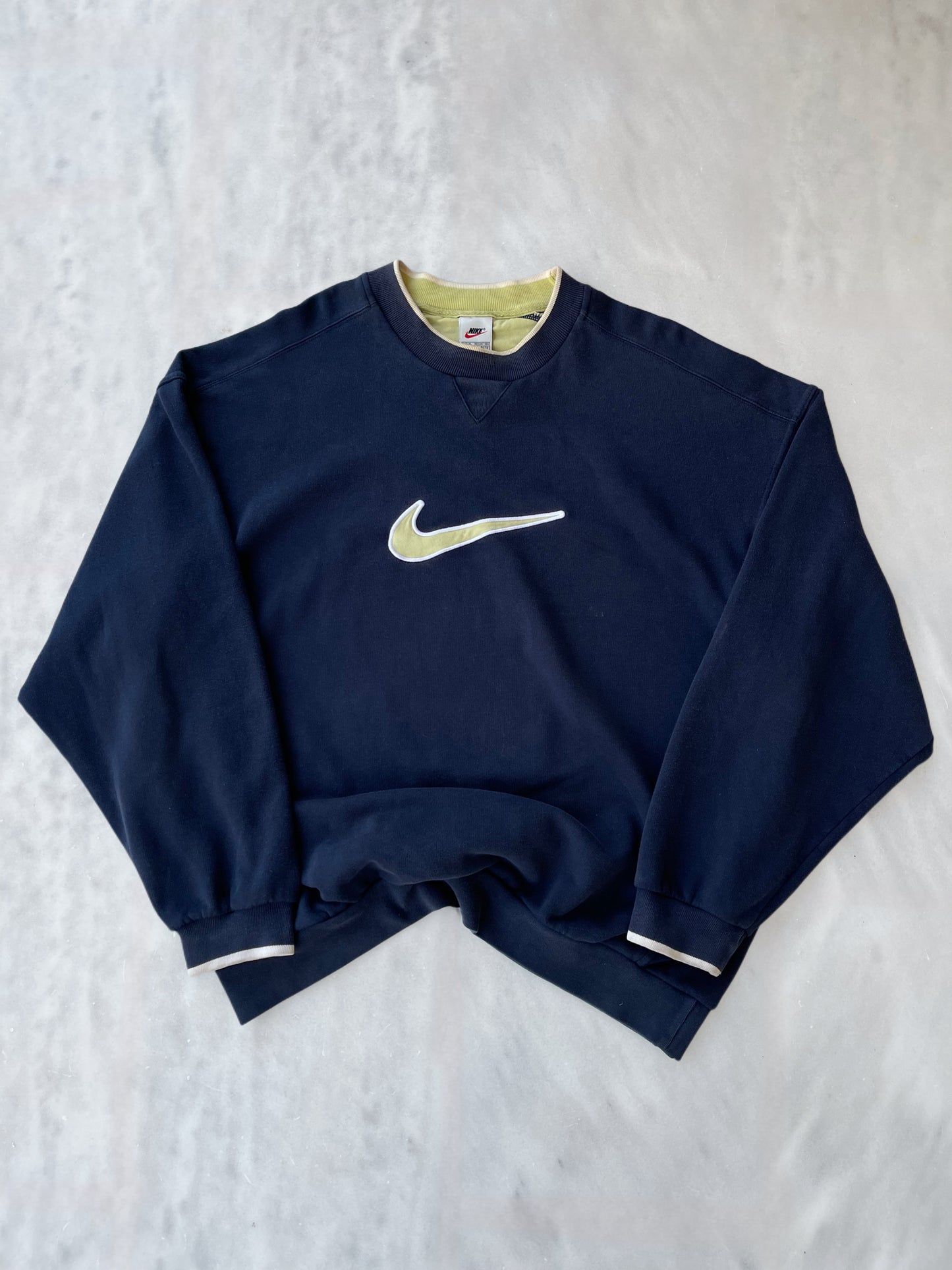 NIKE 1990s FADED BIG CENTRE SWOOSH CREWNECK SWEATSHIRT