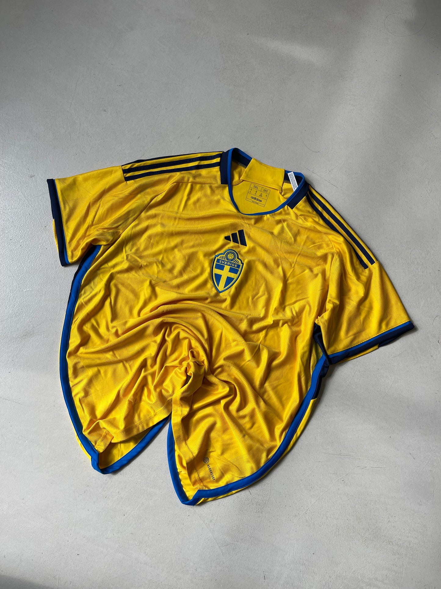 ADIDAS SWEDEN HOME JERSEY 2022-2023