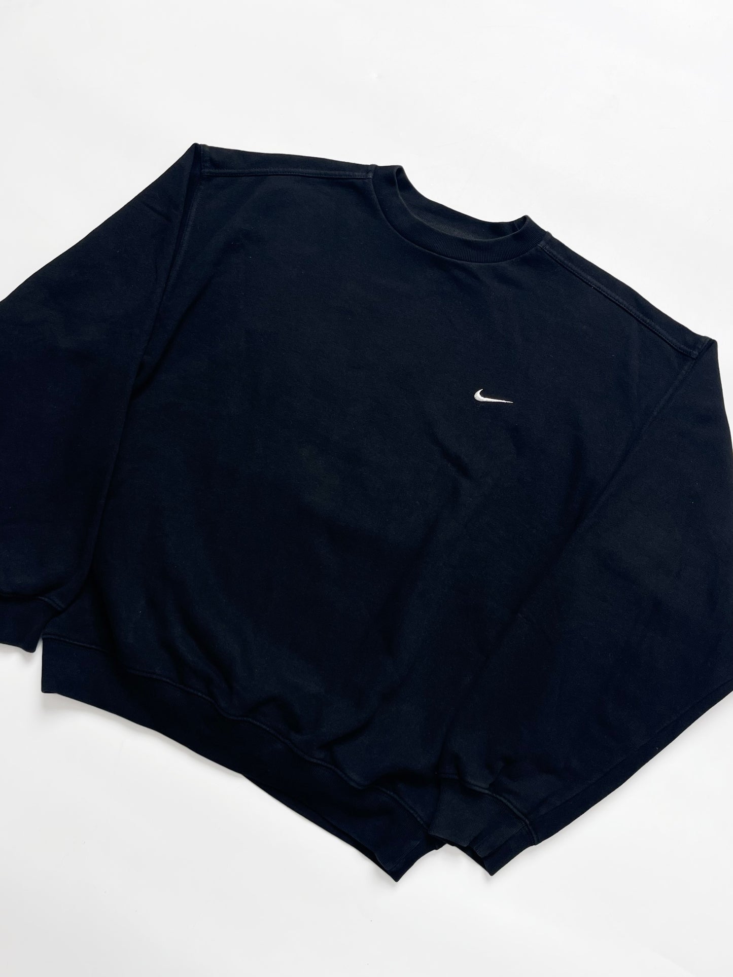 NIKE EARLY 2000s BLACK CREWNECK SWEATSHIRT