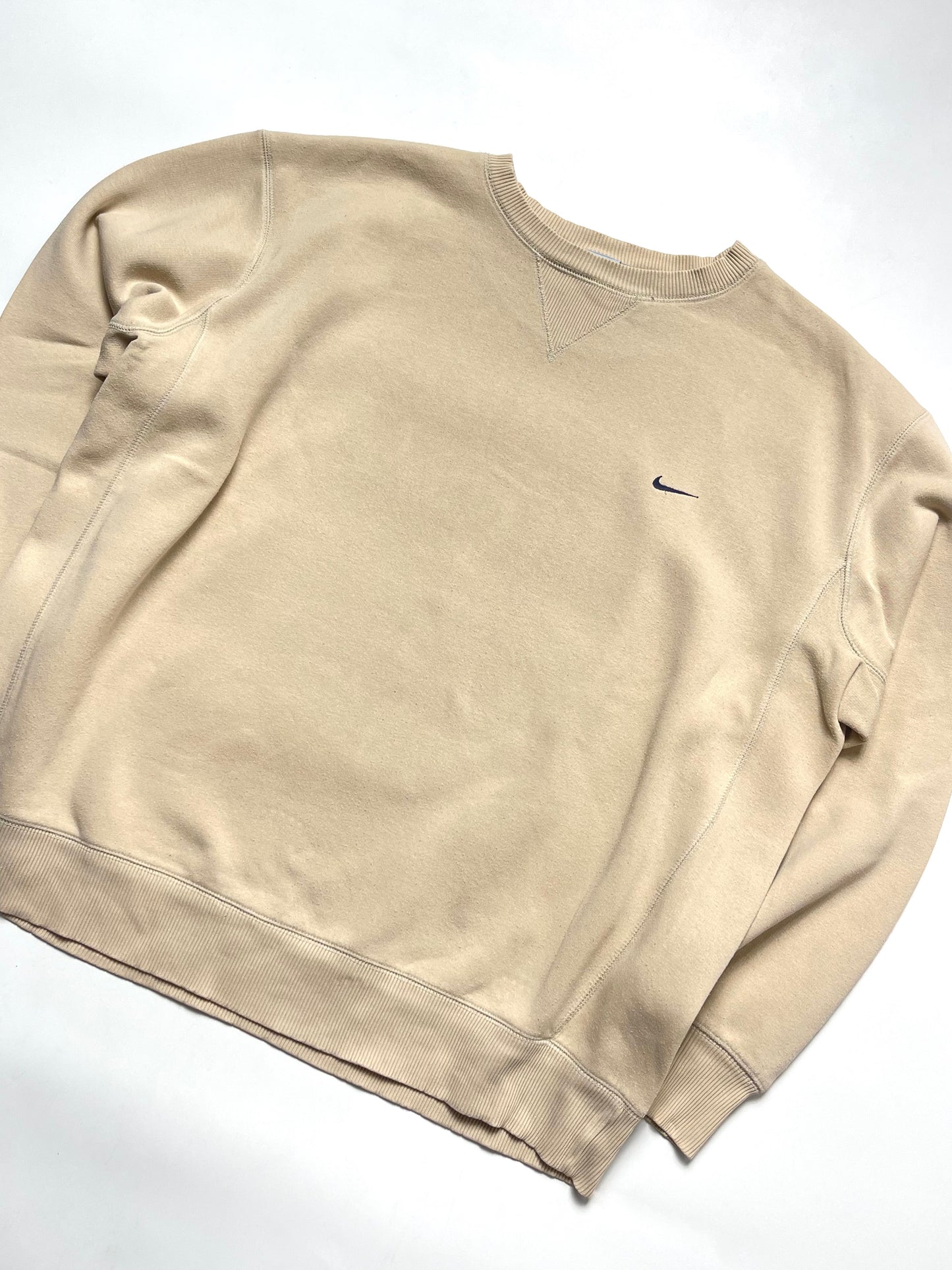 NIKE EARLY 2000s BEIGE CREWNECK SWEATSHIRT