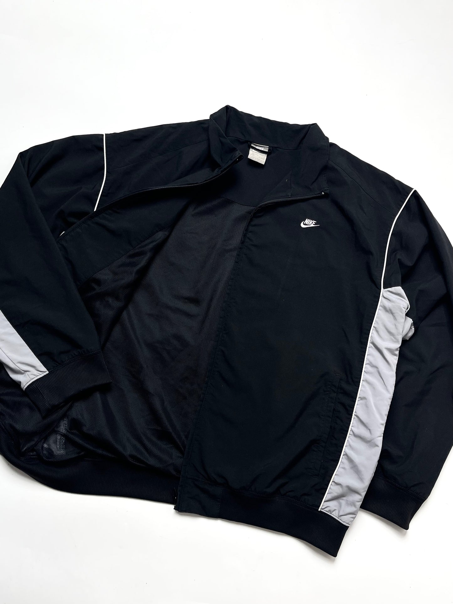 NIKE LATE 2000s BLACK TRACKJACKET